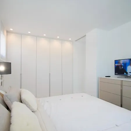 Roma, Luxury *