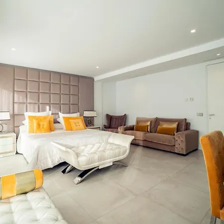 Roma, Luxury *